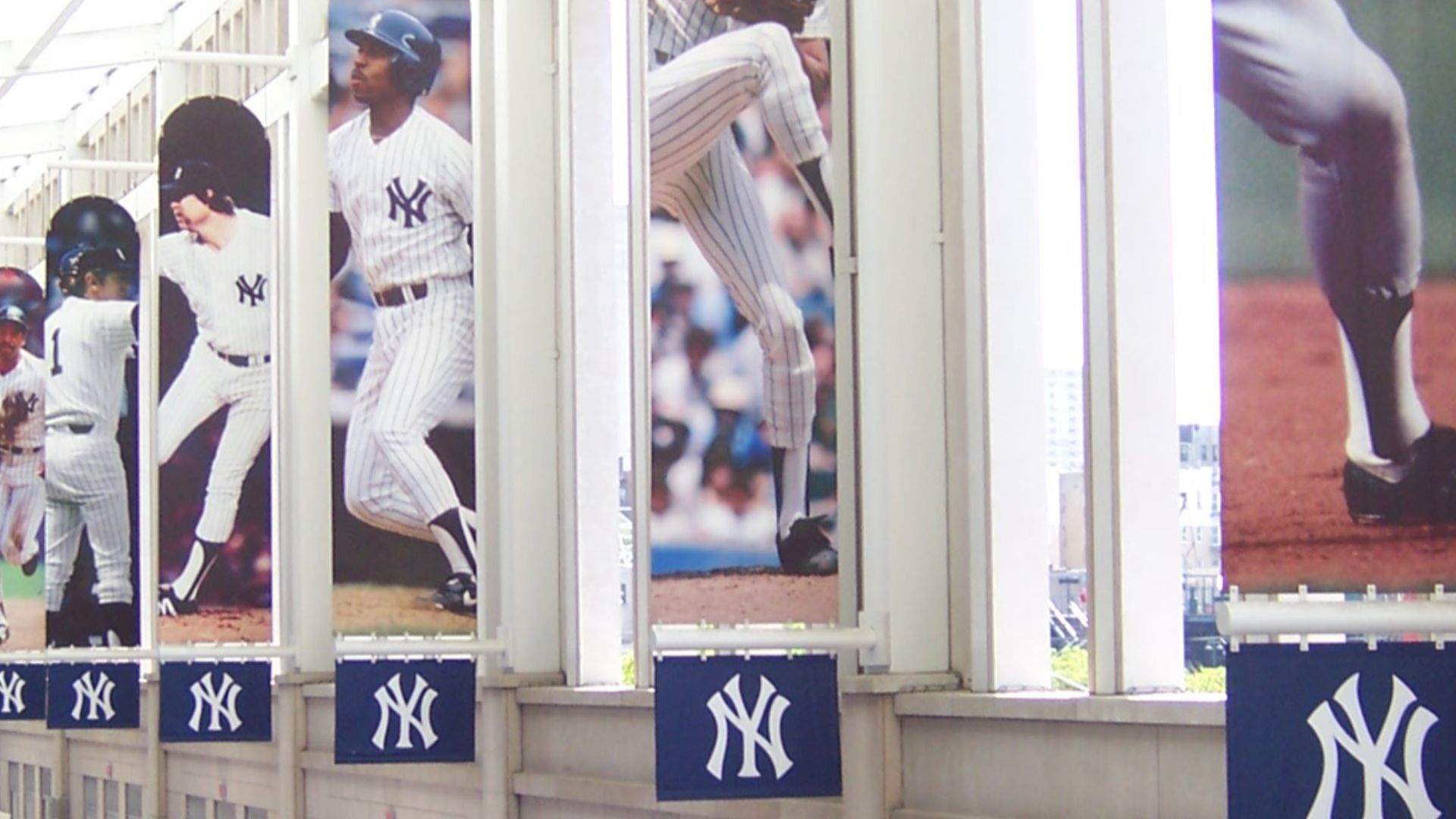 File:Yankee-stadium-great-hall2.jpg