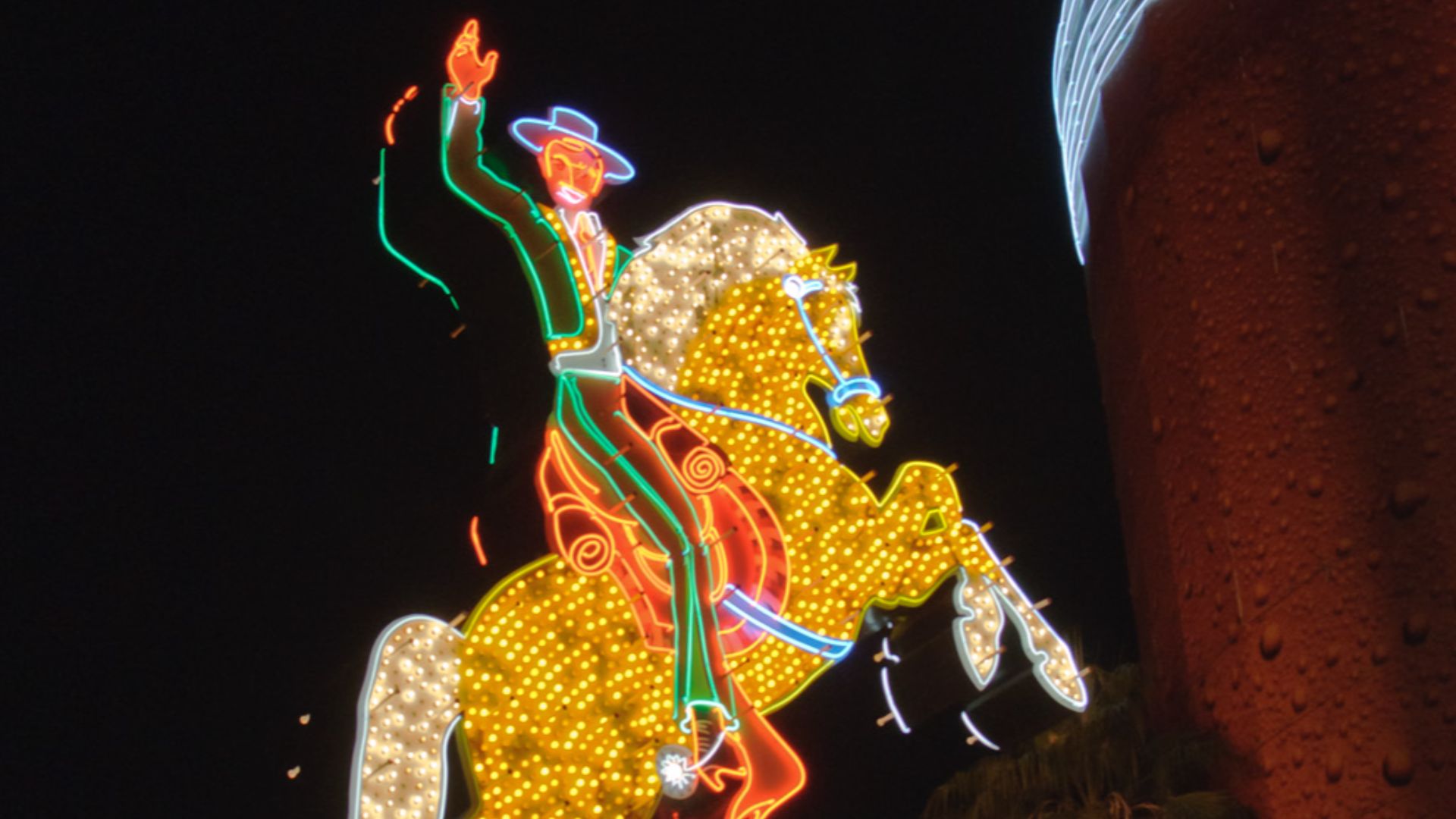 File:The Hacienda Horse and Rider, Las Vegas (8369083057).jpg