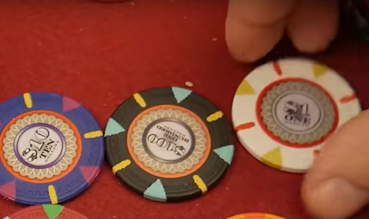 Mint Hotel $100 Chip (Las Vegas, 1960s)