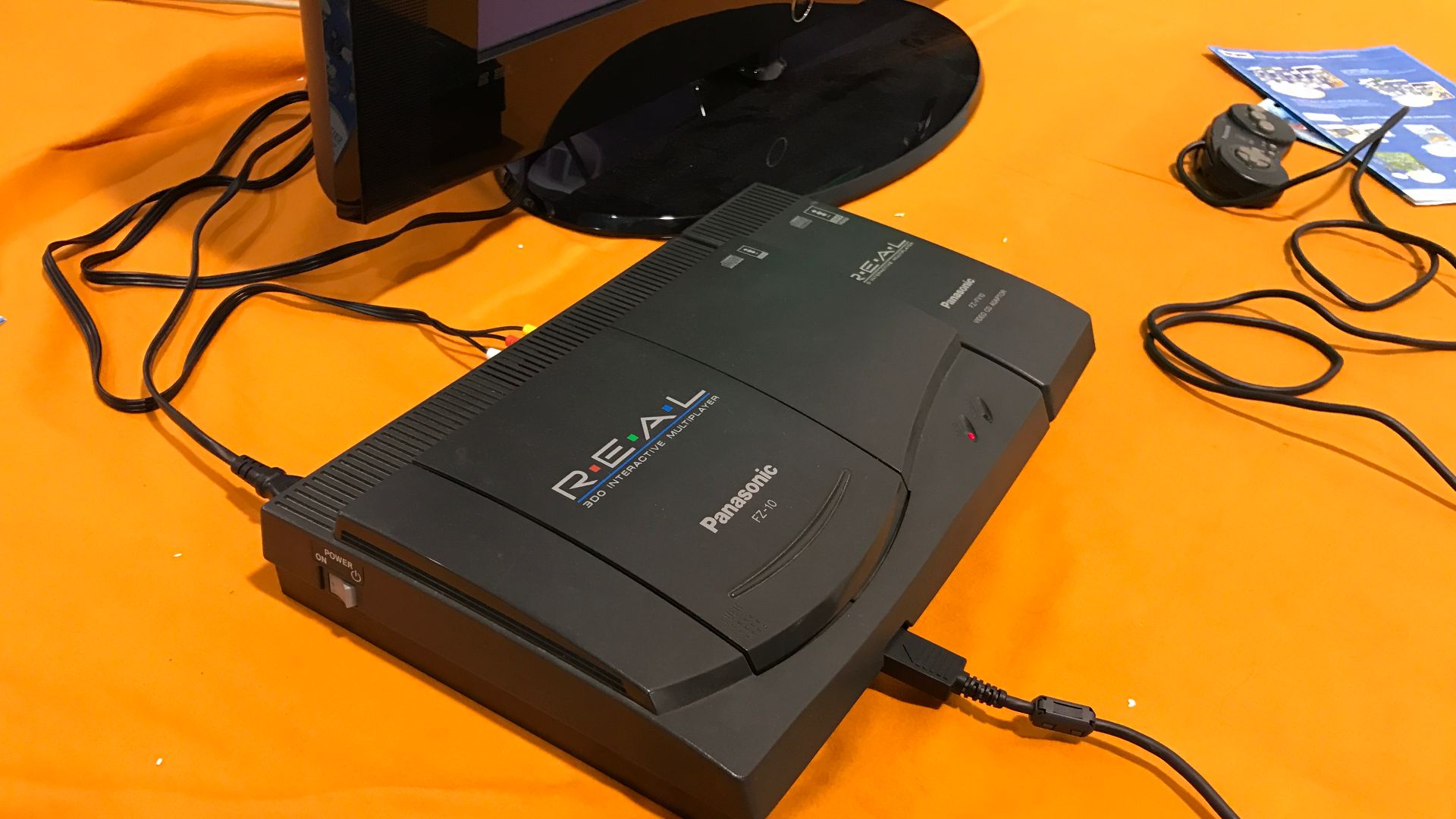 File:Panasonic FZ-10 3DO Console.jpg