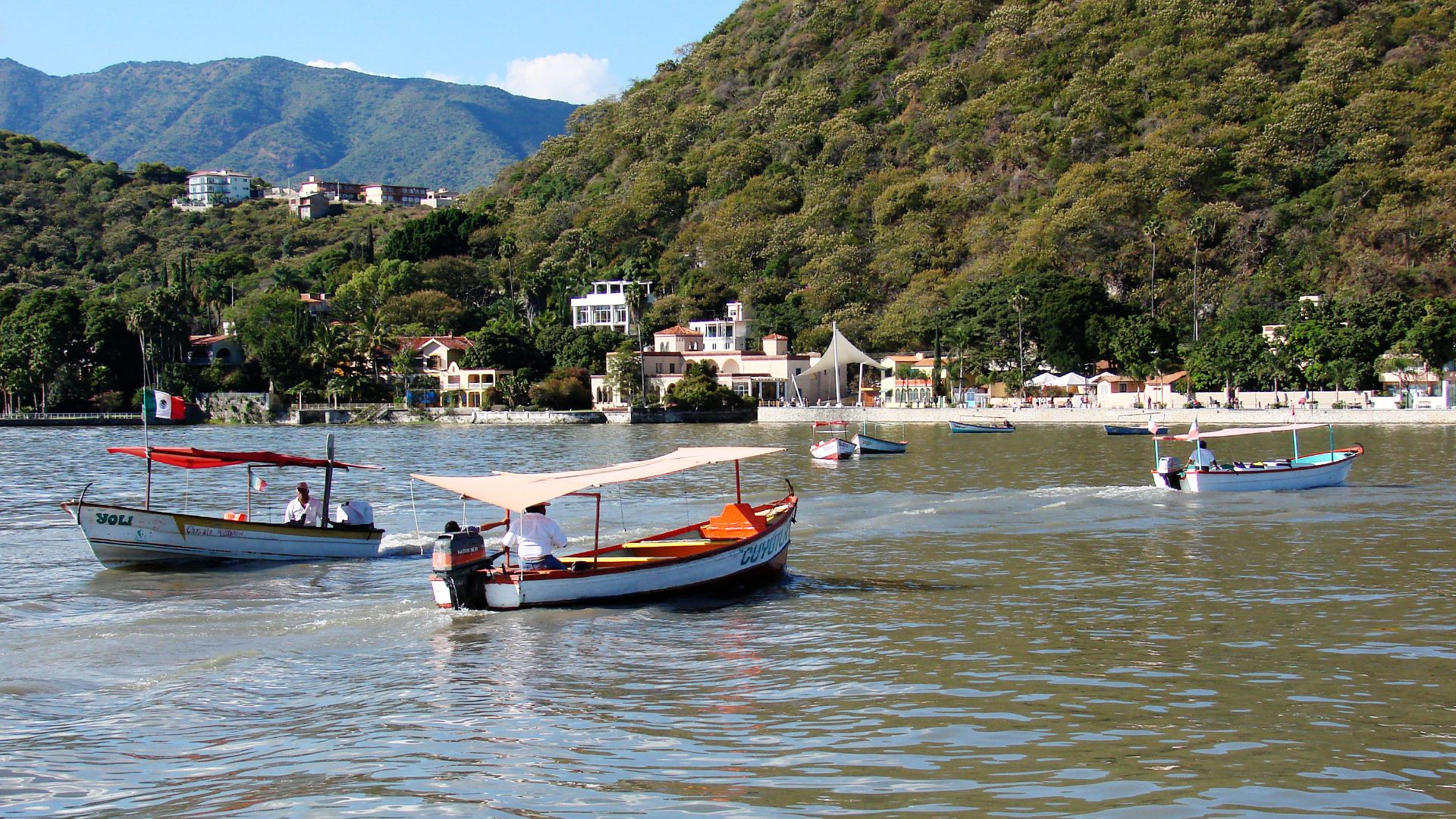 File:Lake Chapala.jpg
