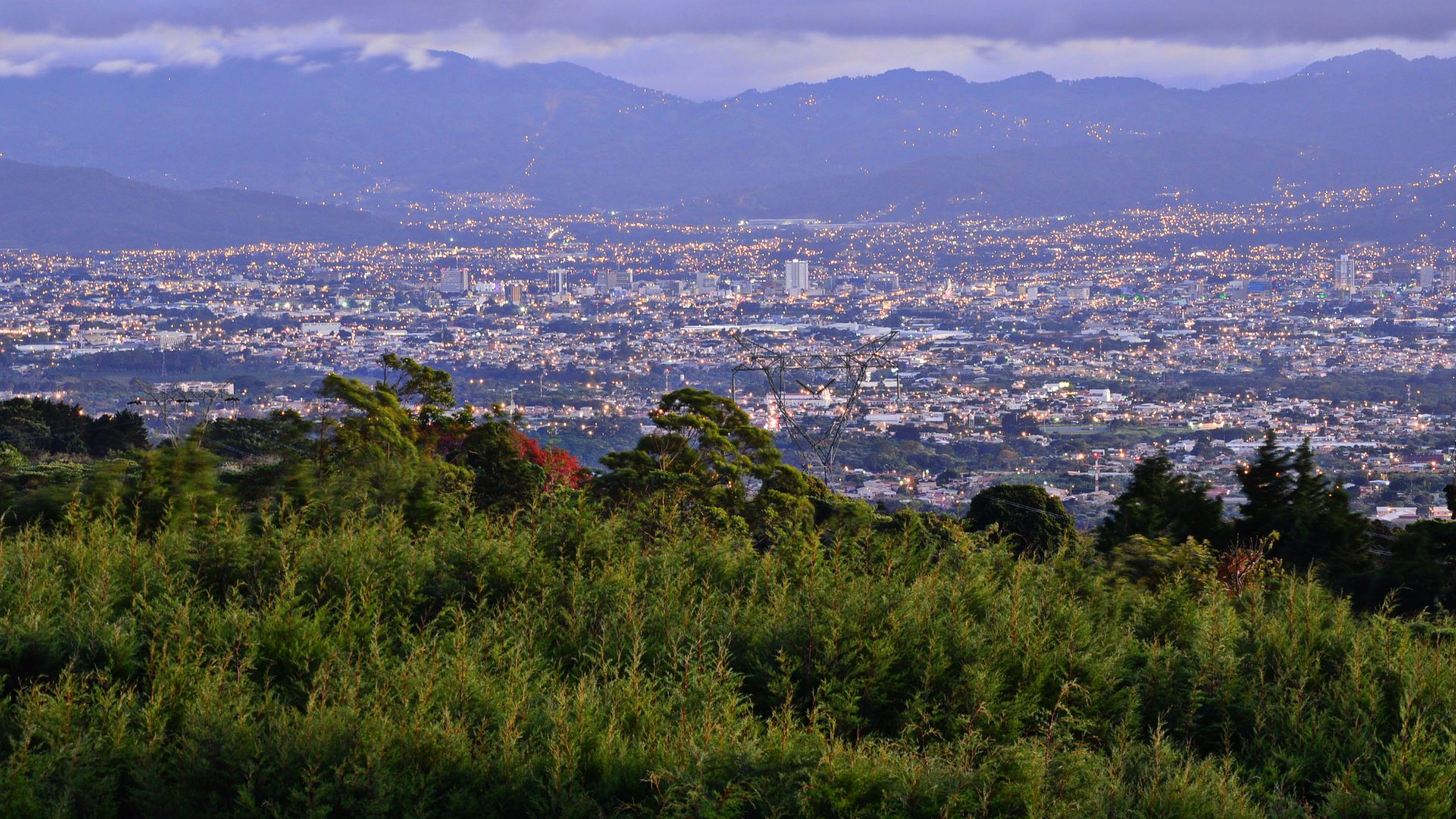 File:Vista del Valle Central desde las montañas de Heredia.jpg