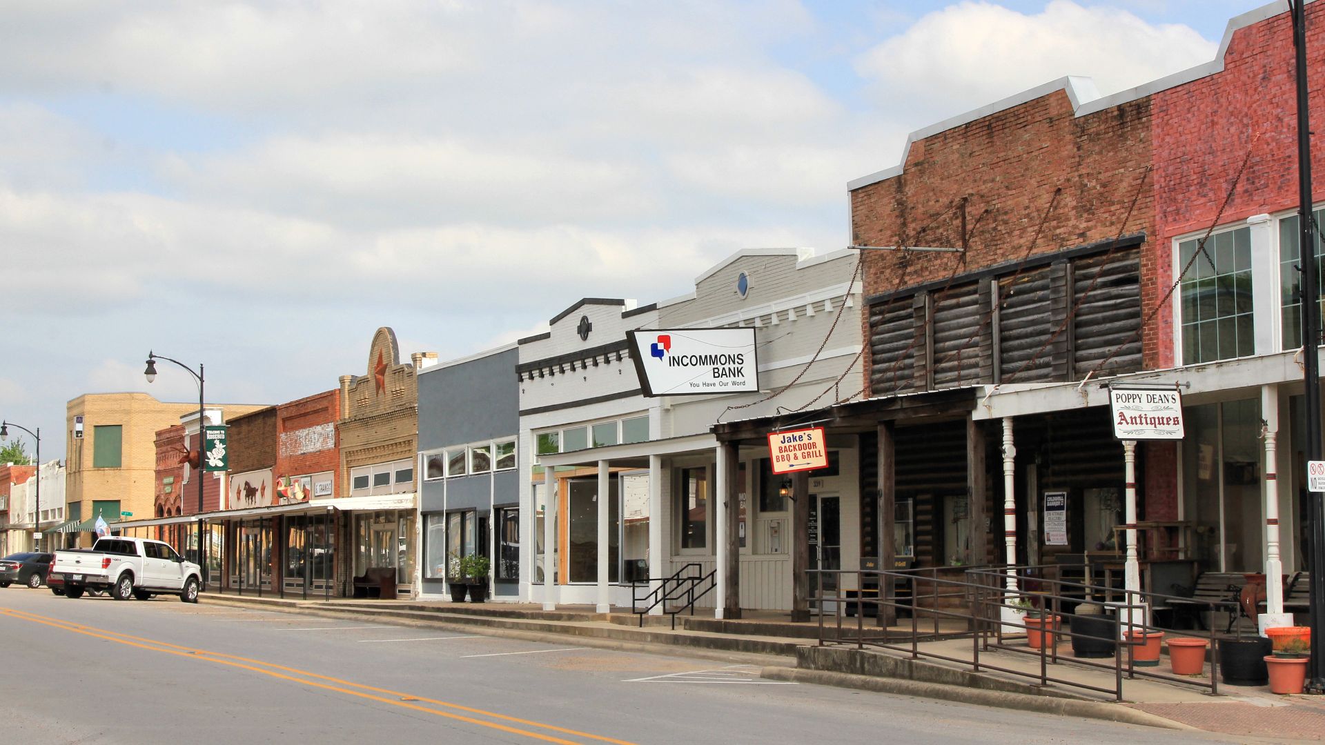 File:Rosebud Texas Main Street 2018.jpg