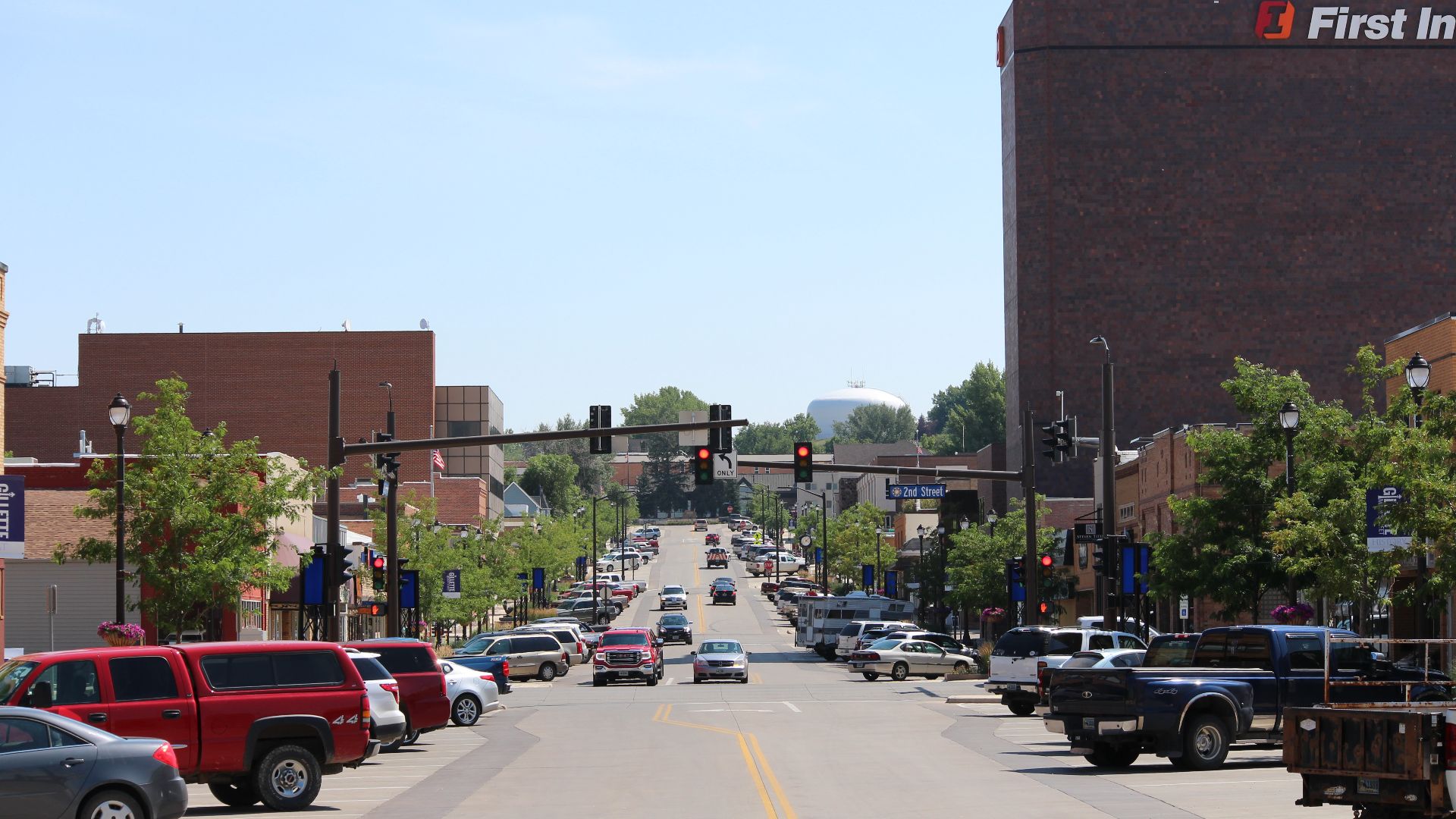 File:South Gillette Avenue looking south in Gillette, Wyoming.jpg