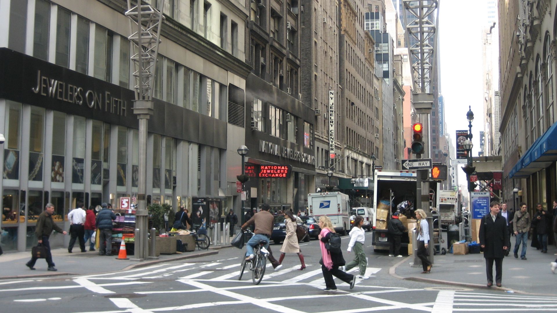 File:NYC diamond district.jpg