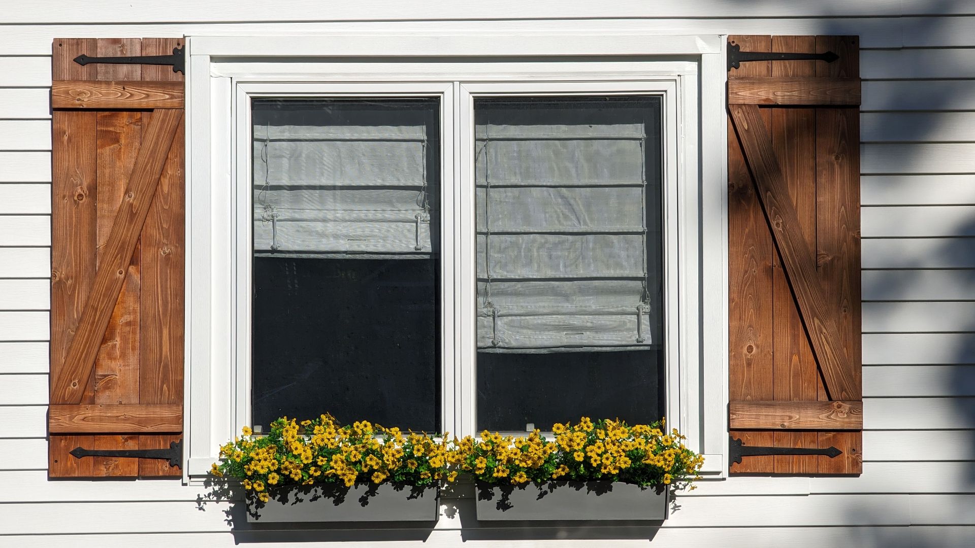 File:Window shutters - Arlington, MA - 16.jpg