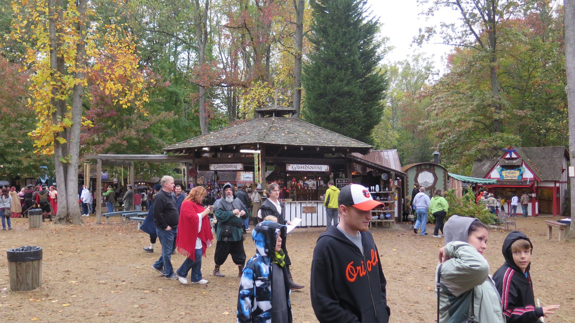 File:Maryland Renaissance Festival (22442065216).jpg