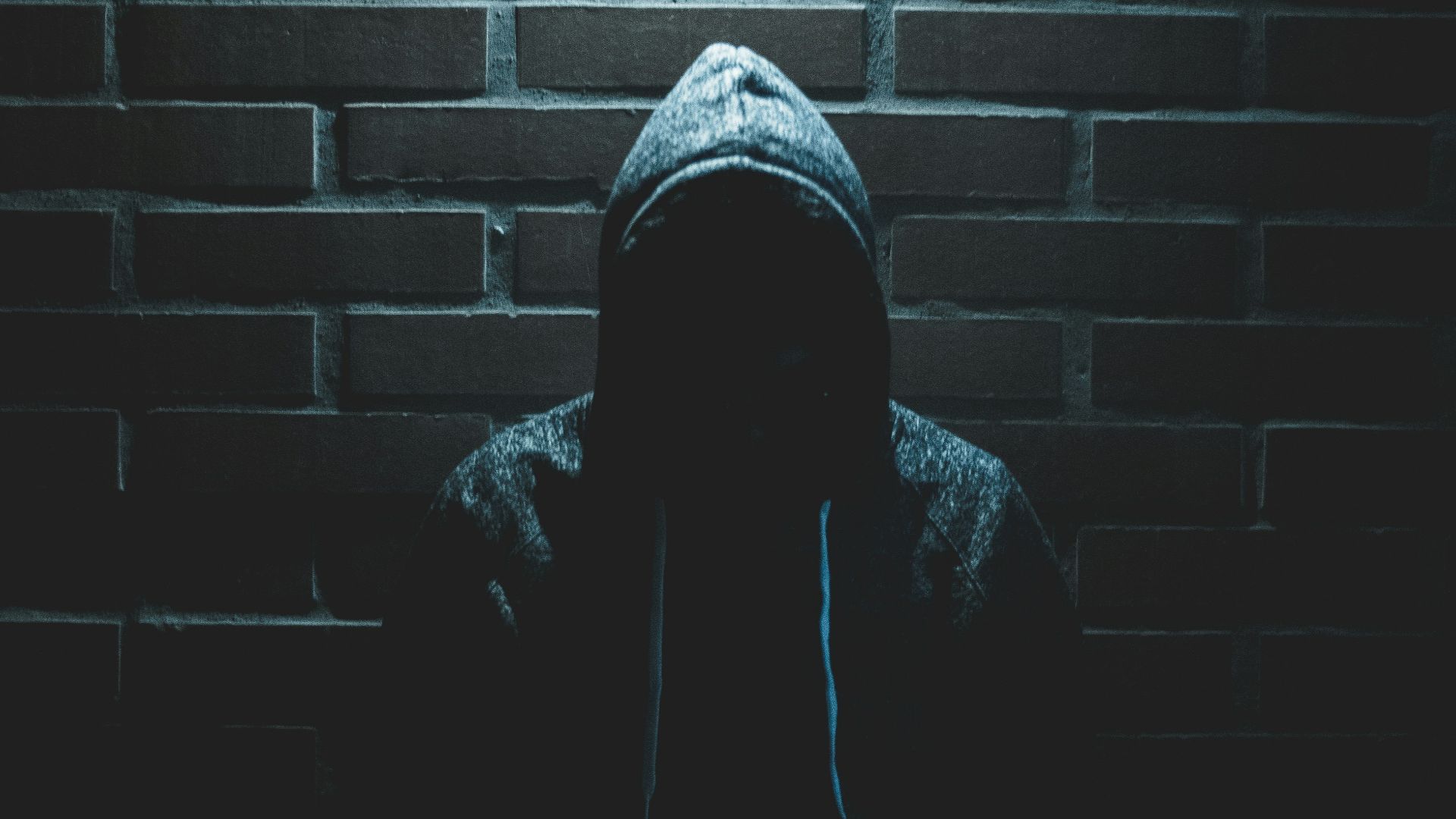 men's black pullover hoodie