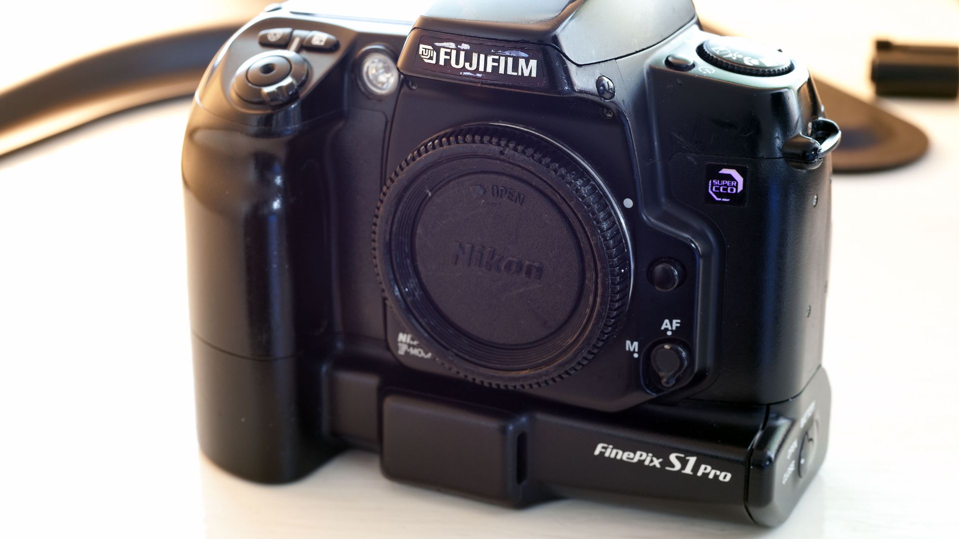 File:Fujifilm FinePix S1 Pro.jpg