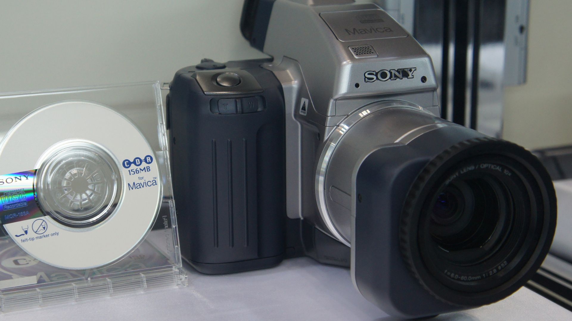 File:Sony Mavica MVC-CD1000 CP+ 2011.jpg