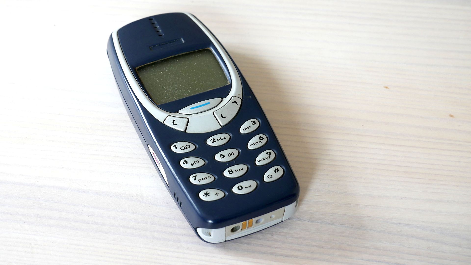 File:Nokia 3310 mobile phone.jpg