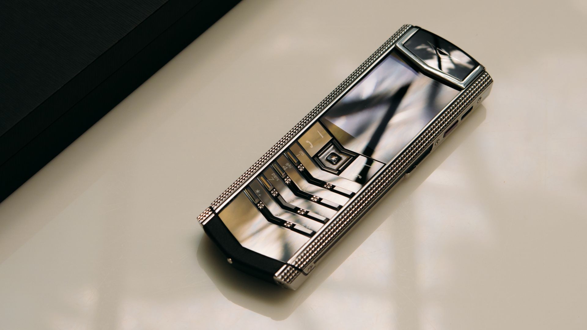 File:Vertu Signature S 2017 - Cloud de Paris (33279263212).jpg