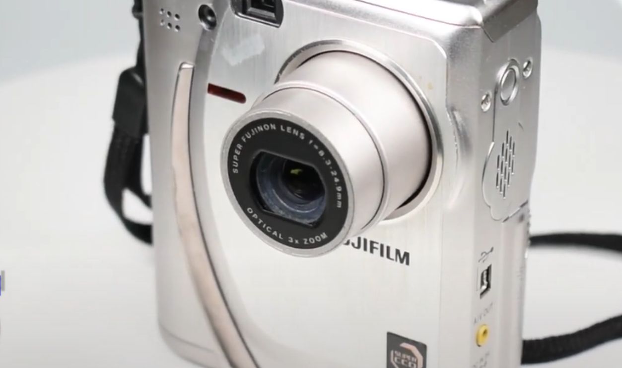 Fujifilm FinePix 4700 Zoom (2000)
