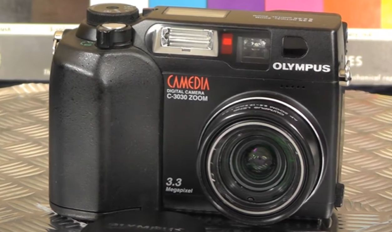 Olympus C-3030 Zoom (2000)