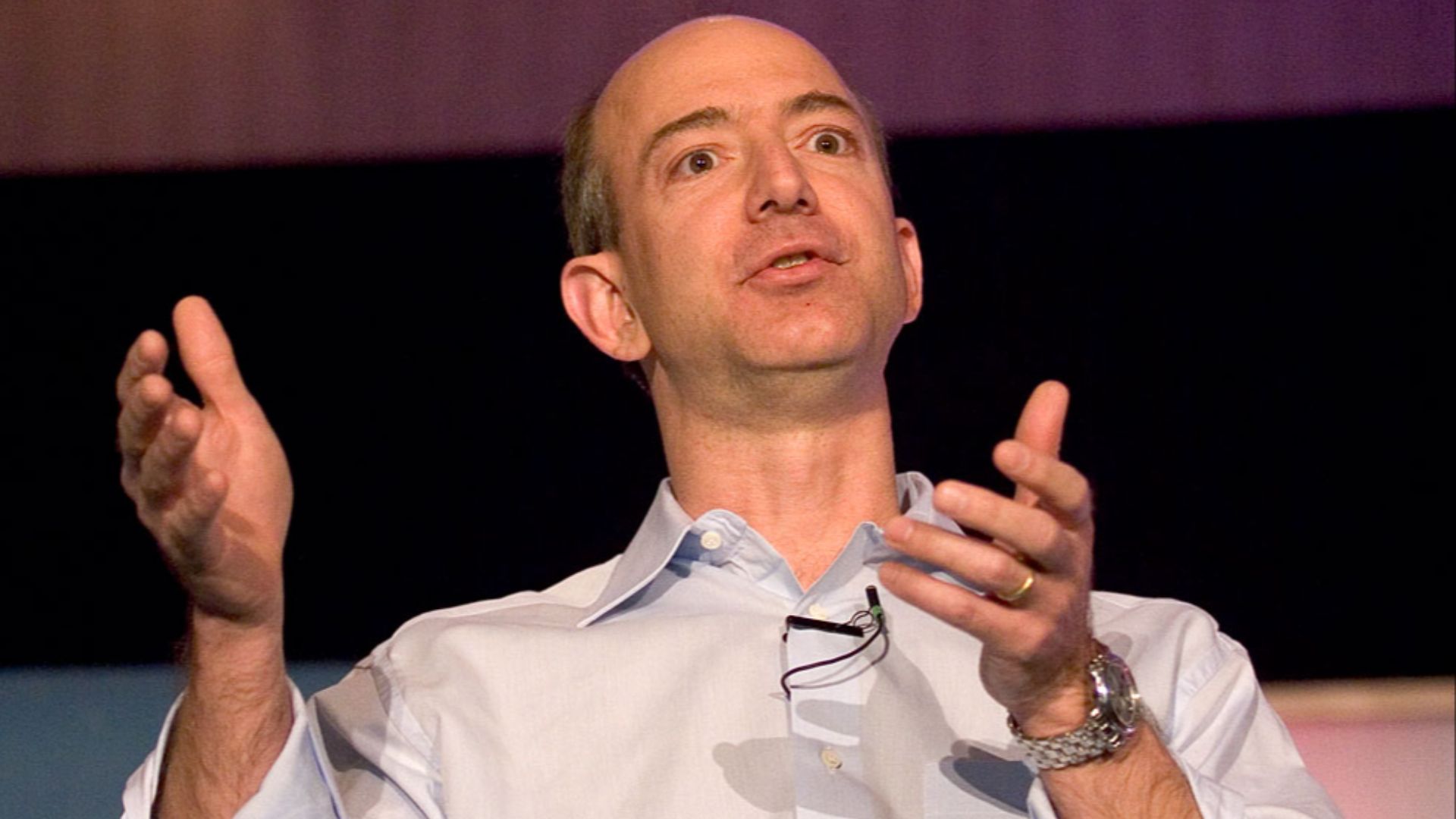File:Jeff Bezos 2005.jpg