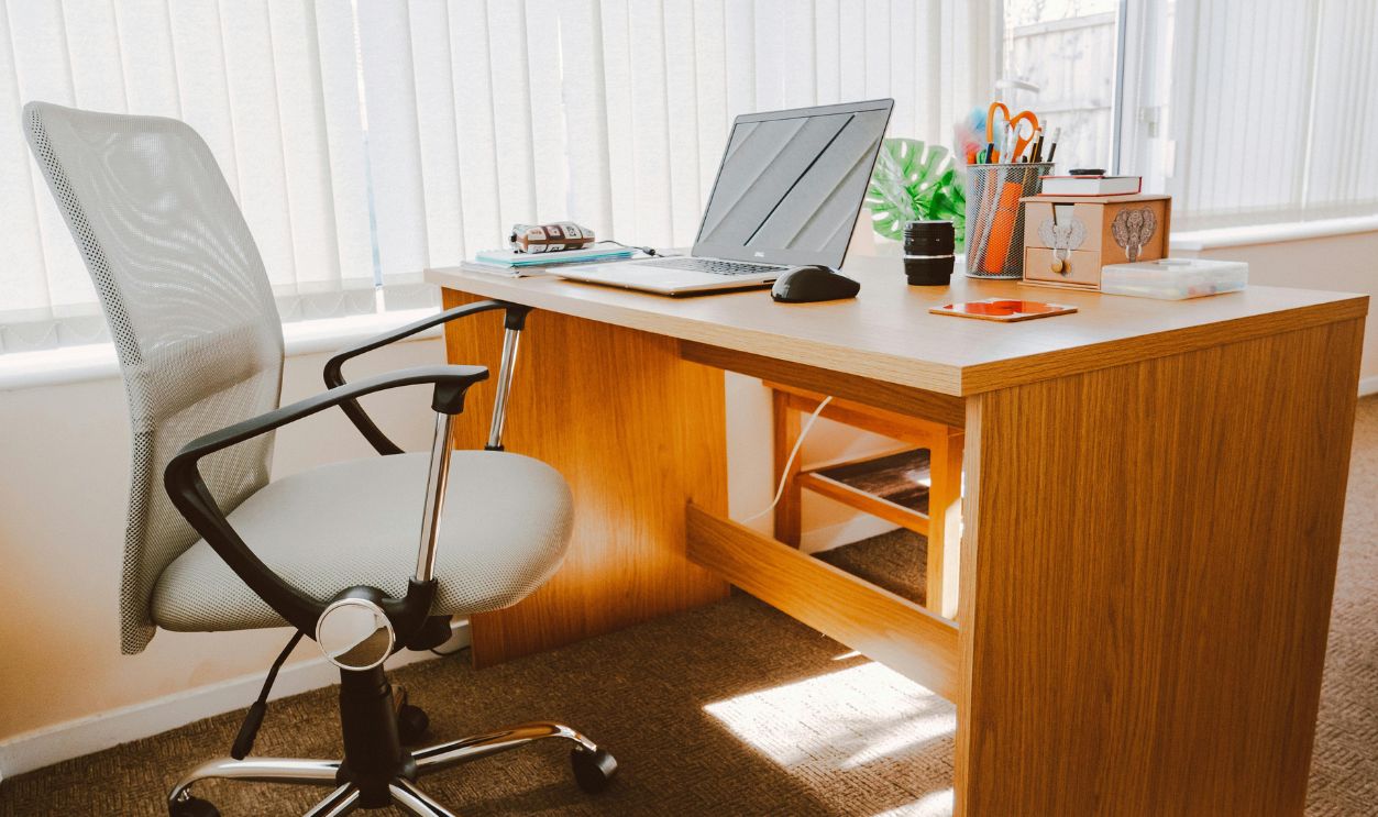 Middle Management Positions Become Early Layoff Targets