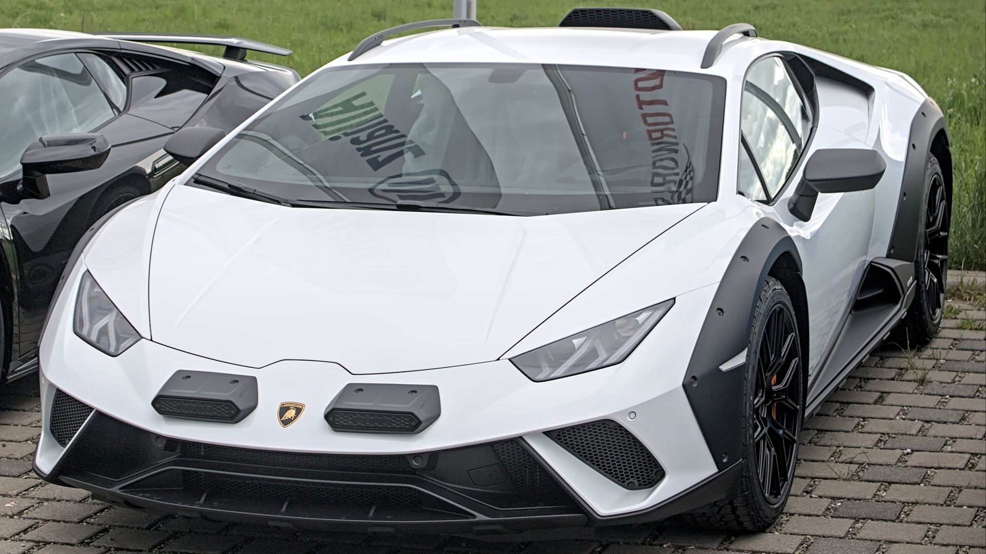 File:Lamborghini Huracán Sterrato IMG 9631.jpg