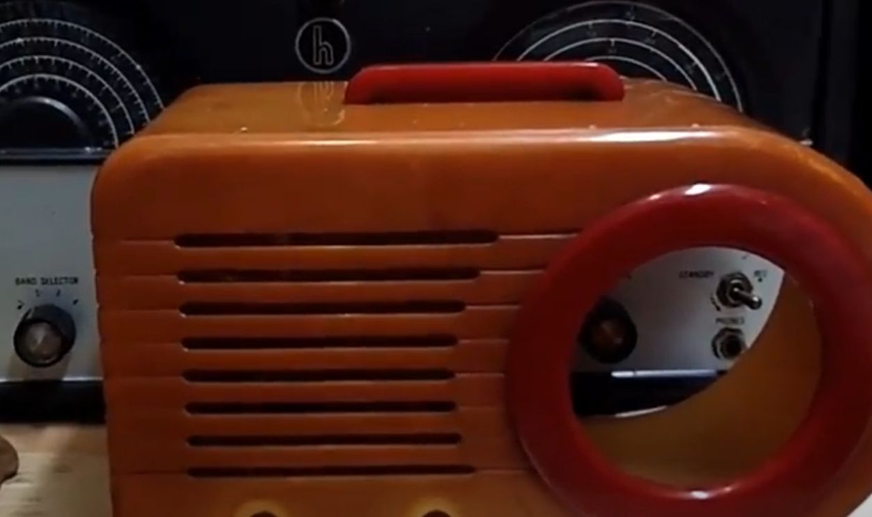 FADA Catalin Variants (Model 115, etc., 1940s)