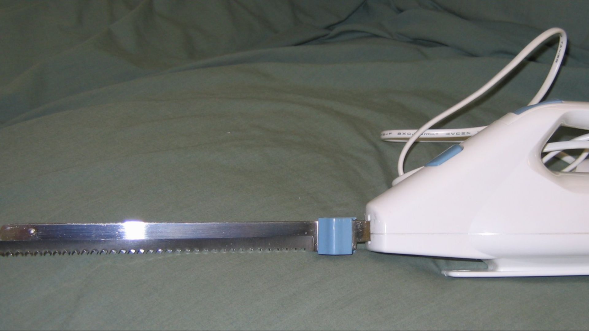 File:ElectricCarvingKnife.JPG
