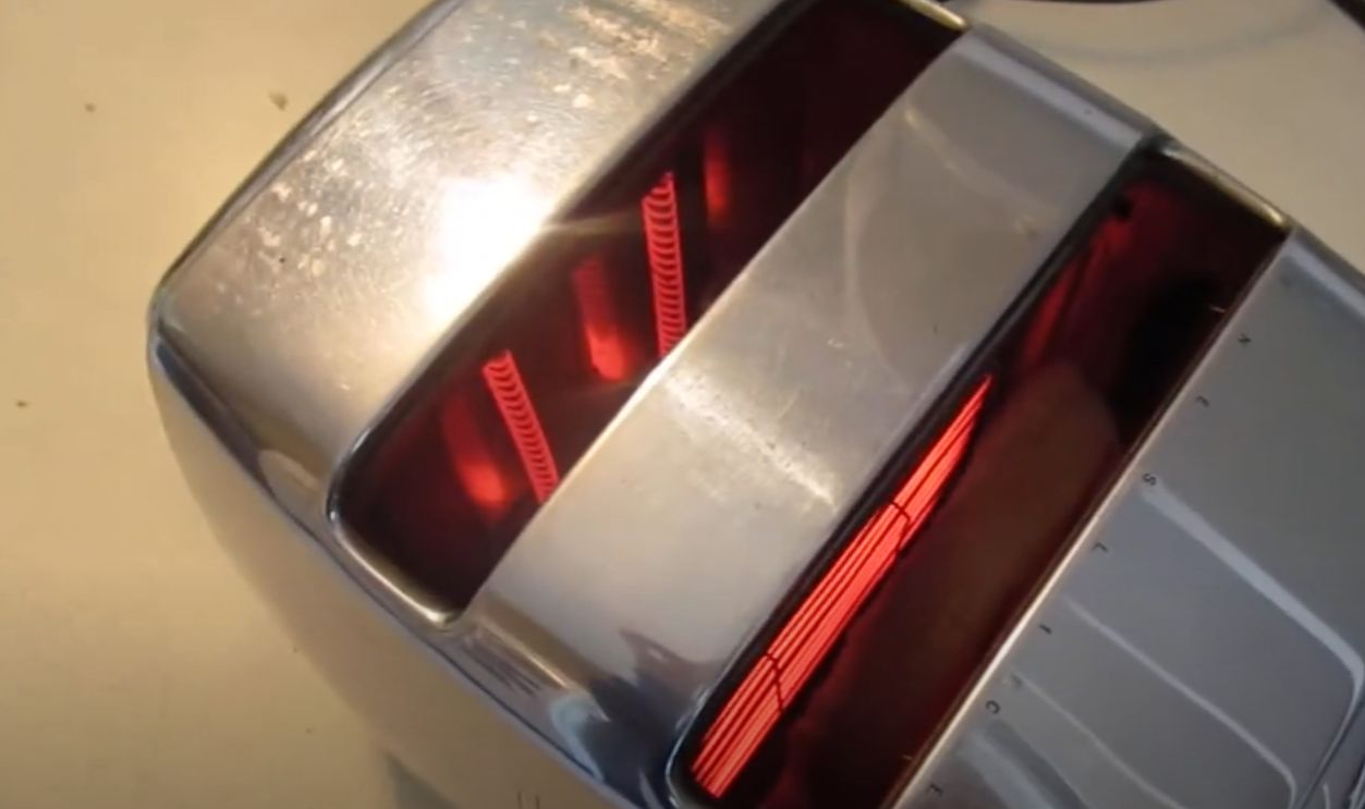 Sunbeam T-20 “Automatic Drop” Toaster (1950s)