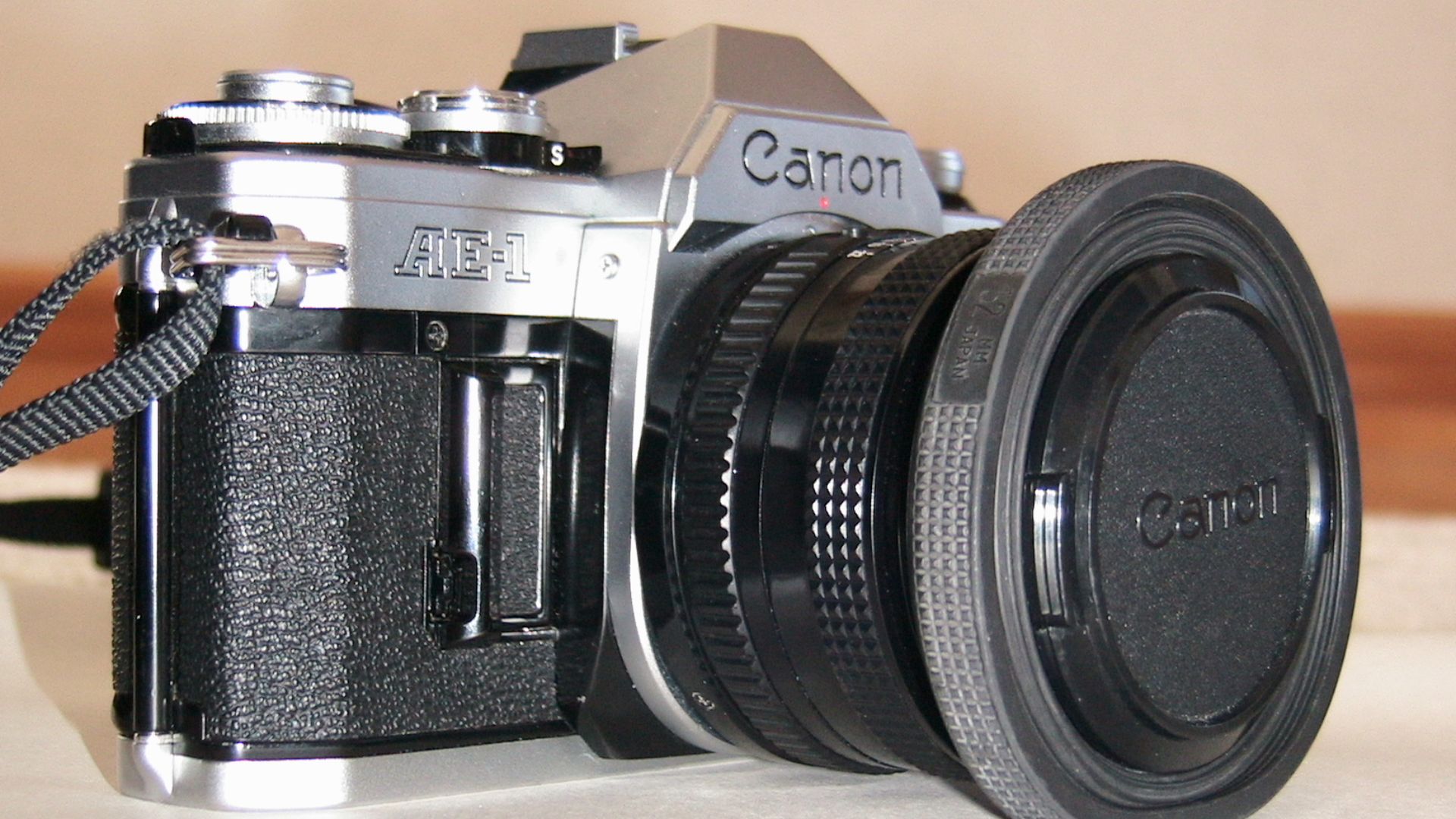 File:Canon AE-1.JPG