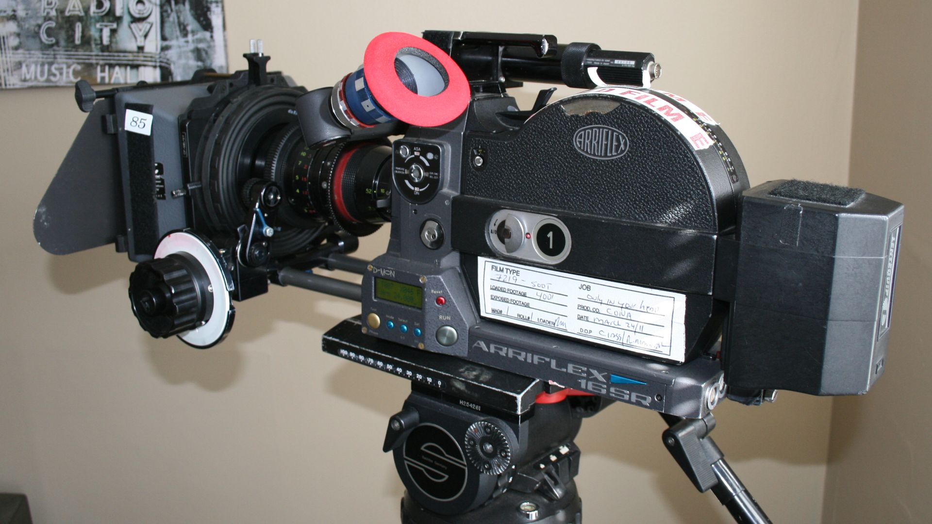 File:16 mm Film camera.JPG