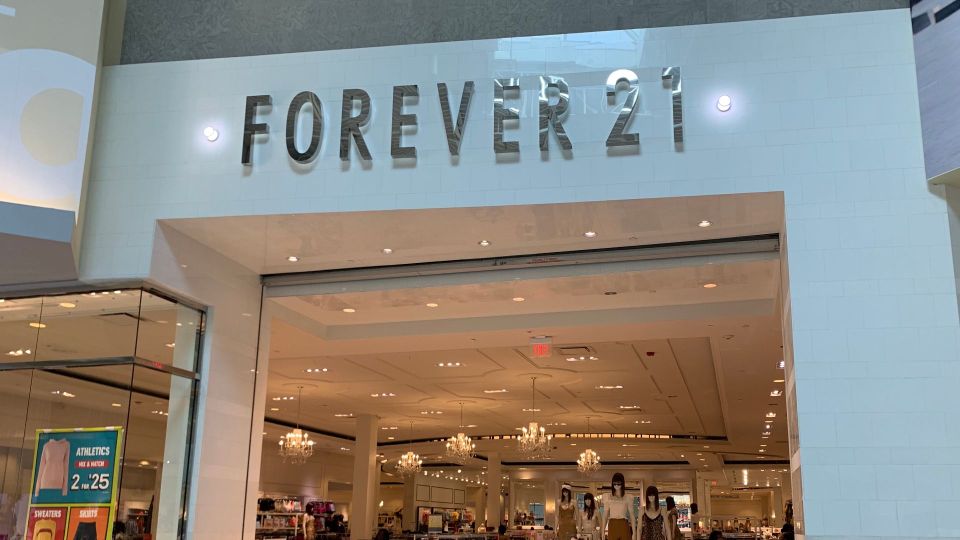 File:Forever 21 Dolphin Mall (48273960307).jpg
