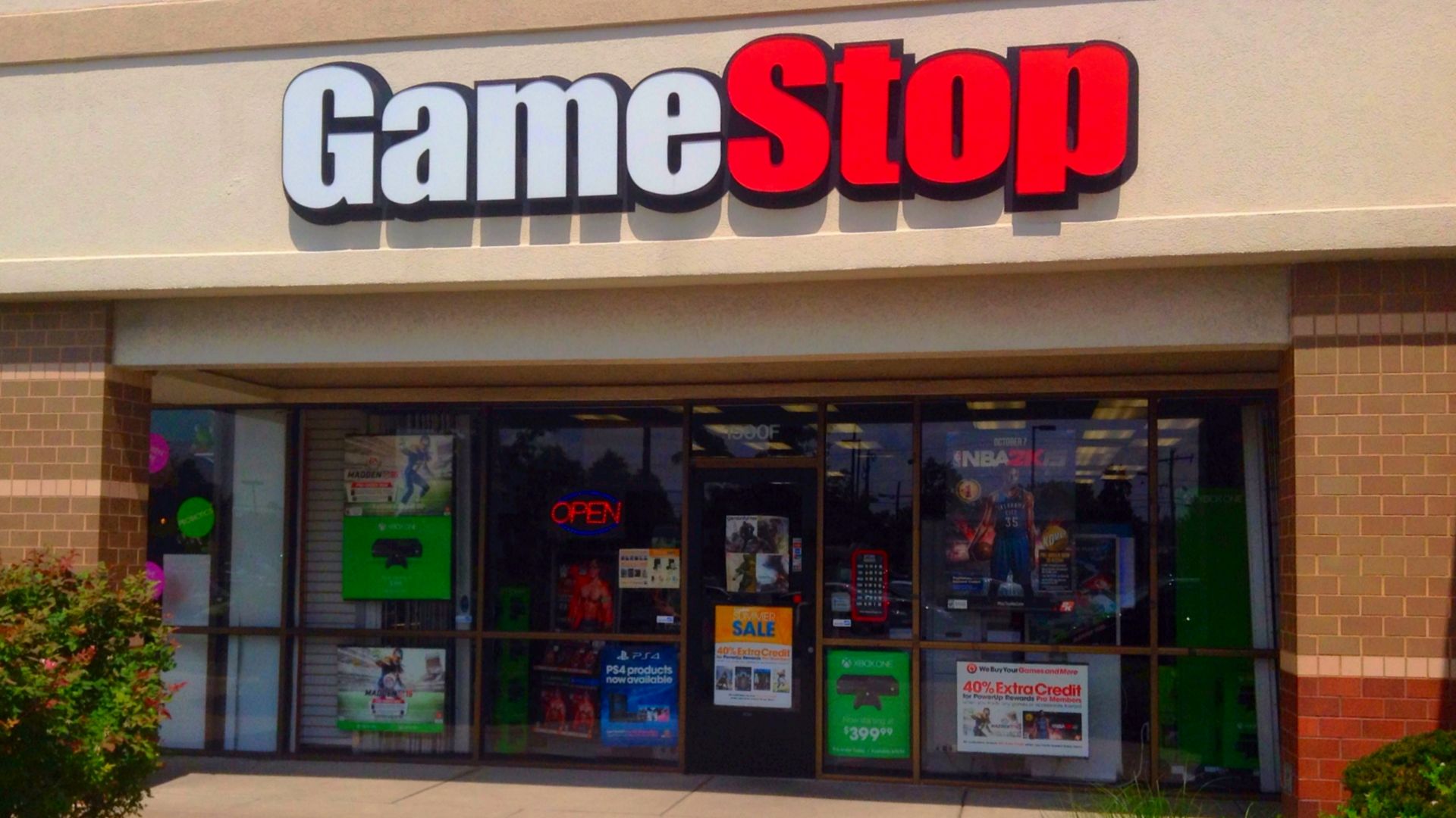 File:GameStop (14666287269).jpg