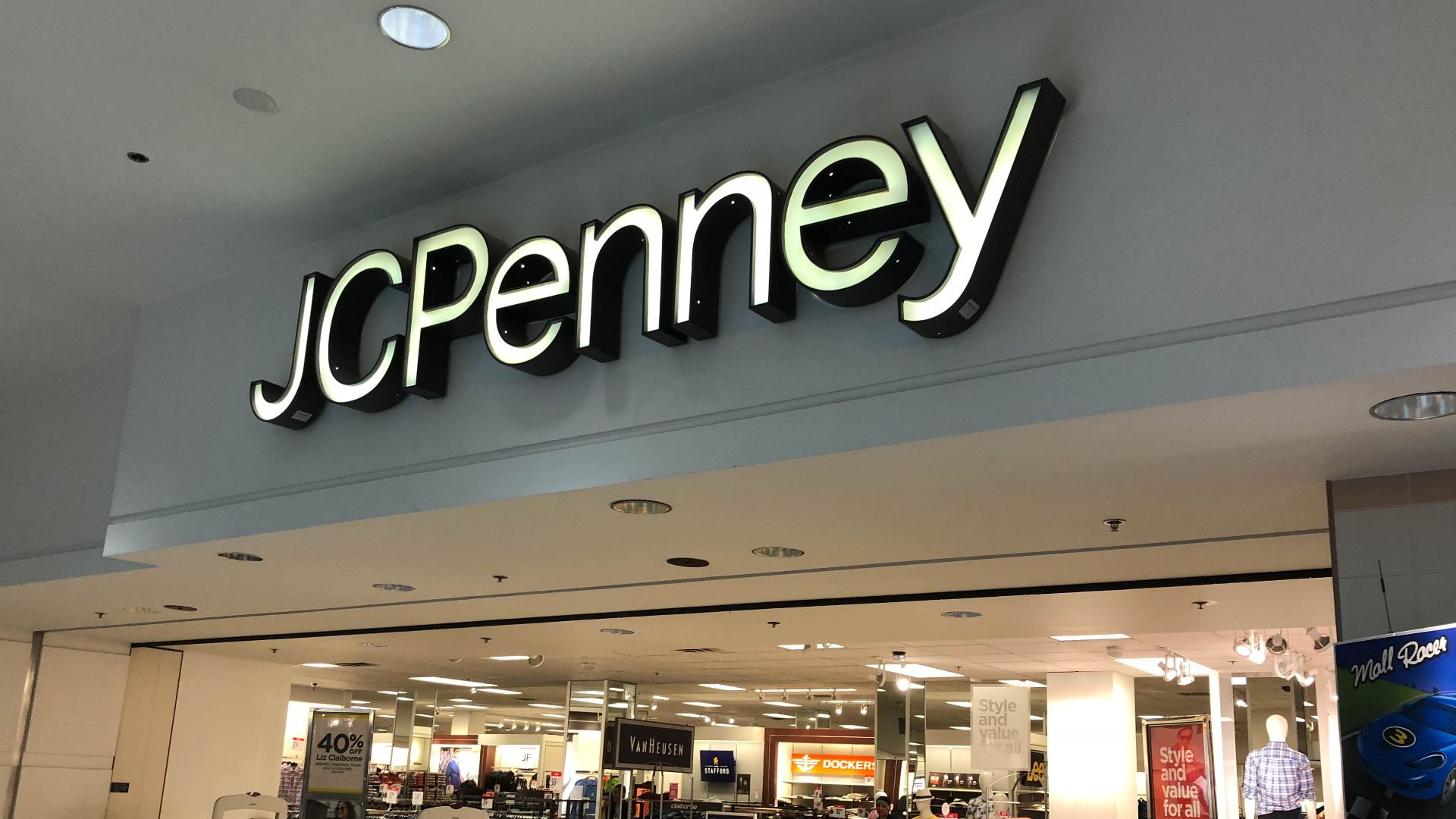 File:Anchorage JCPenney (28066856228).jpg