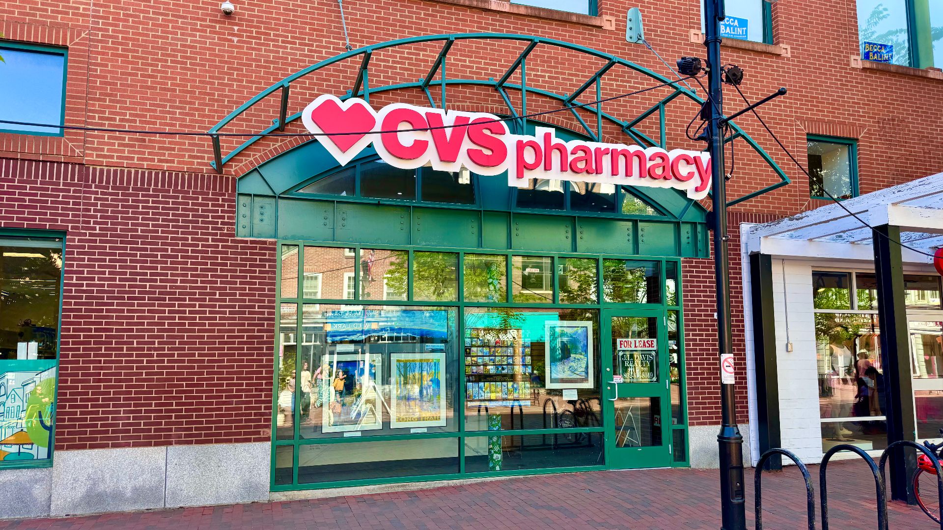 File:A CVS pharmacy on Church Street in Burlington, Vermont.jpg