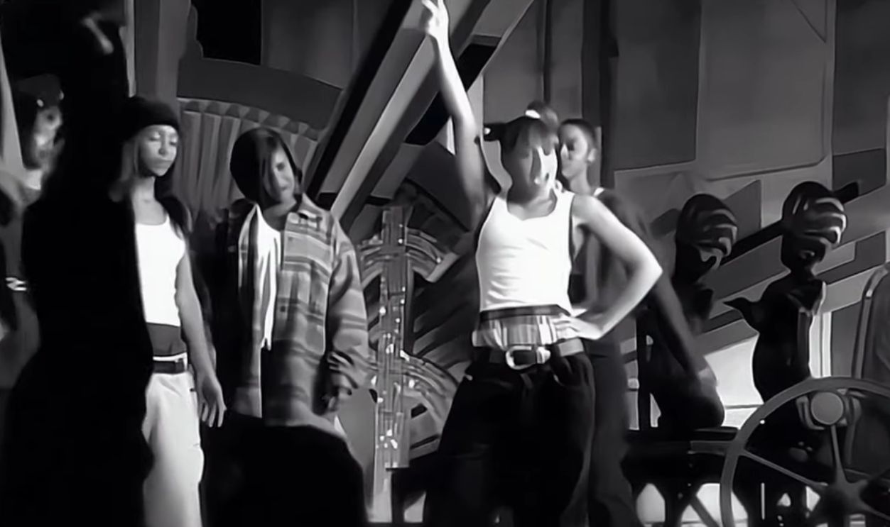 Screenshot from Creep (1994)  