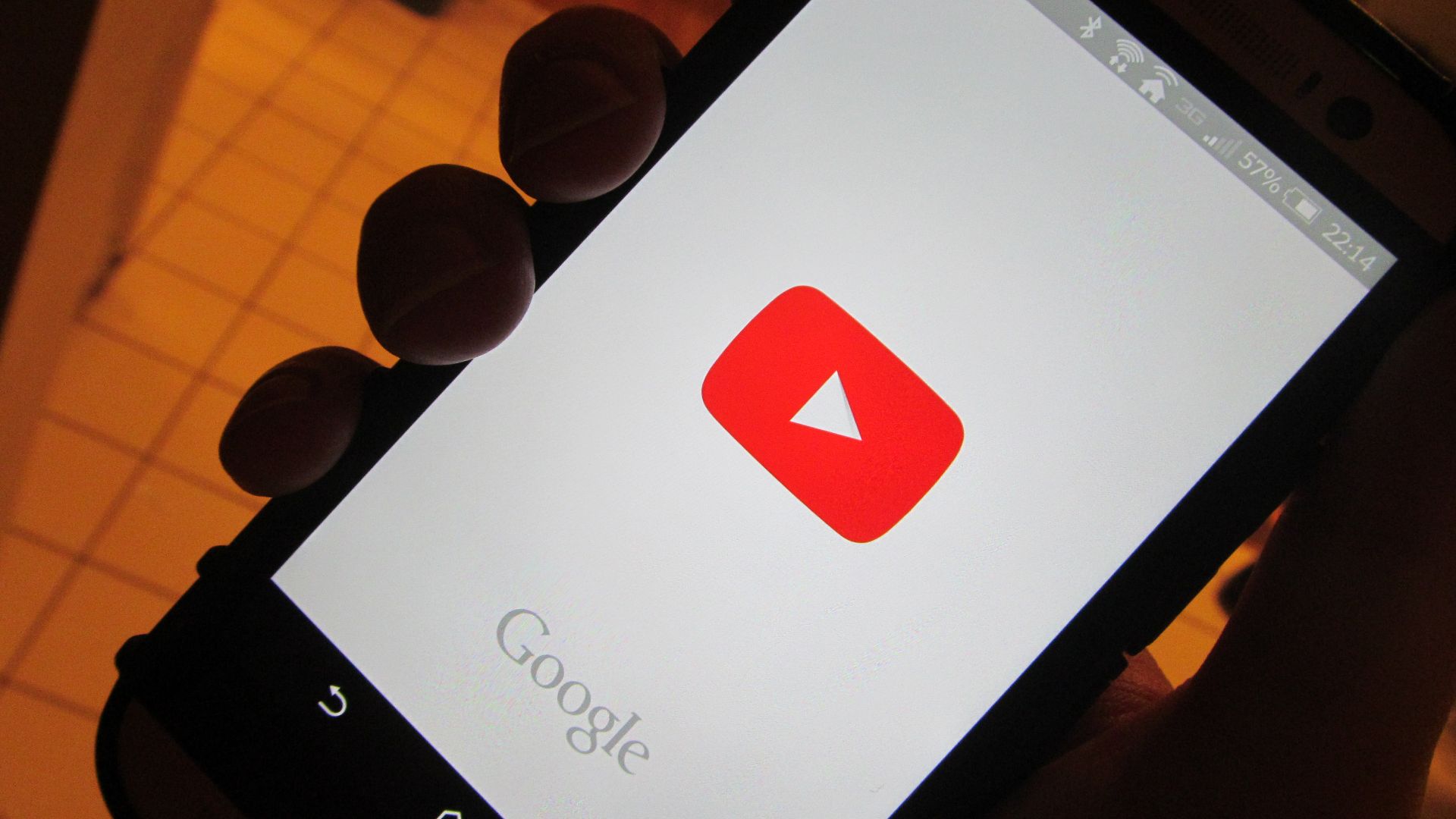 File:Youtube App Startup.JPG