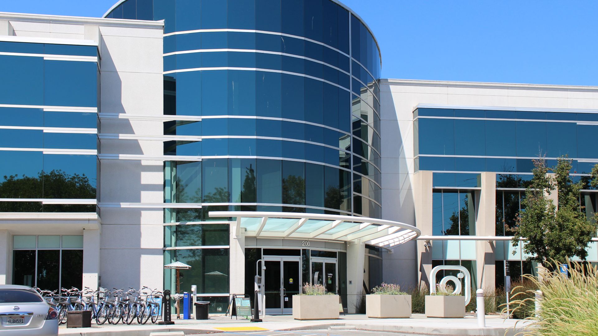 File:200 Jefferson Drive.jpg