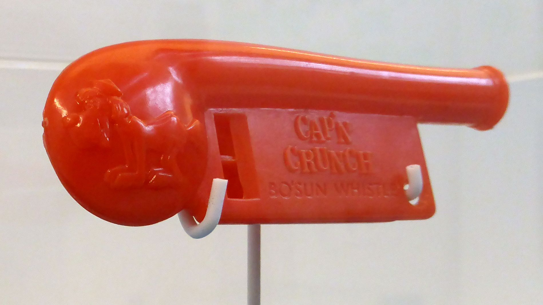 File:Cap’n Crunch, Spielzeugpfeife (2600 Hz).jpg