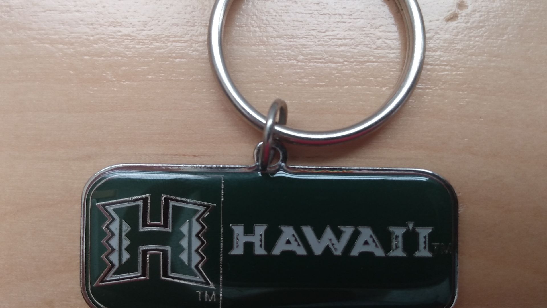 File:Hawaii Rainbow Warriors Keychain.jpg