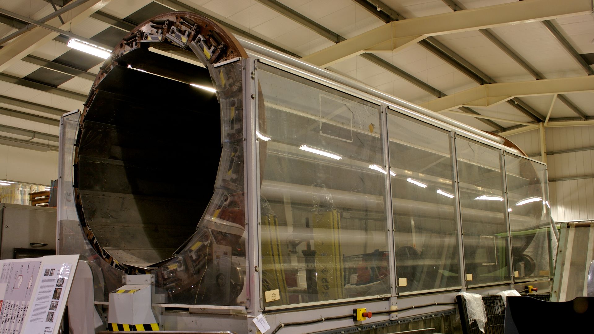 File:BLW Automated postal sorting equipment (2).jpg