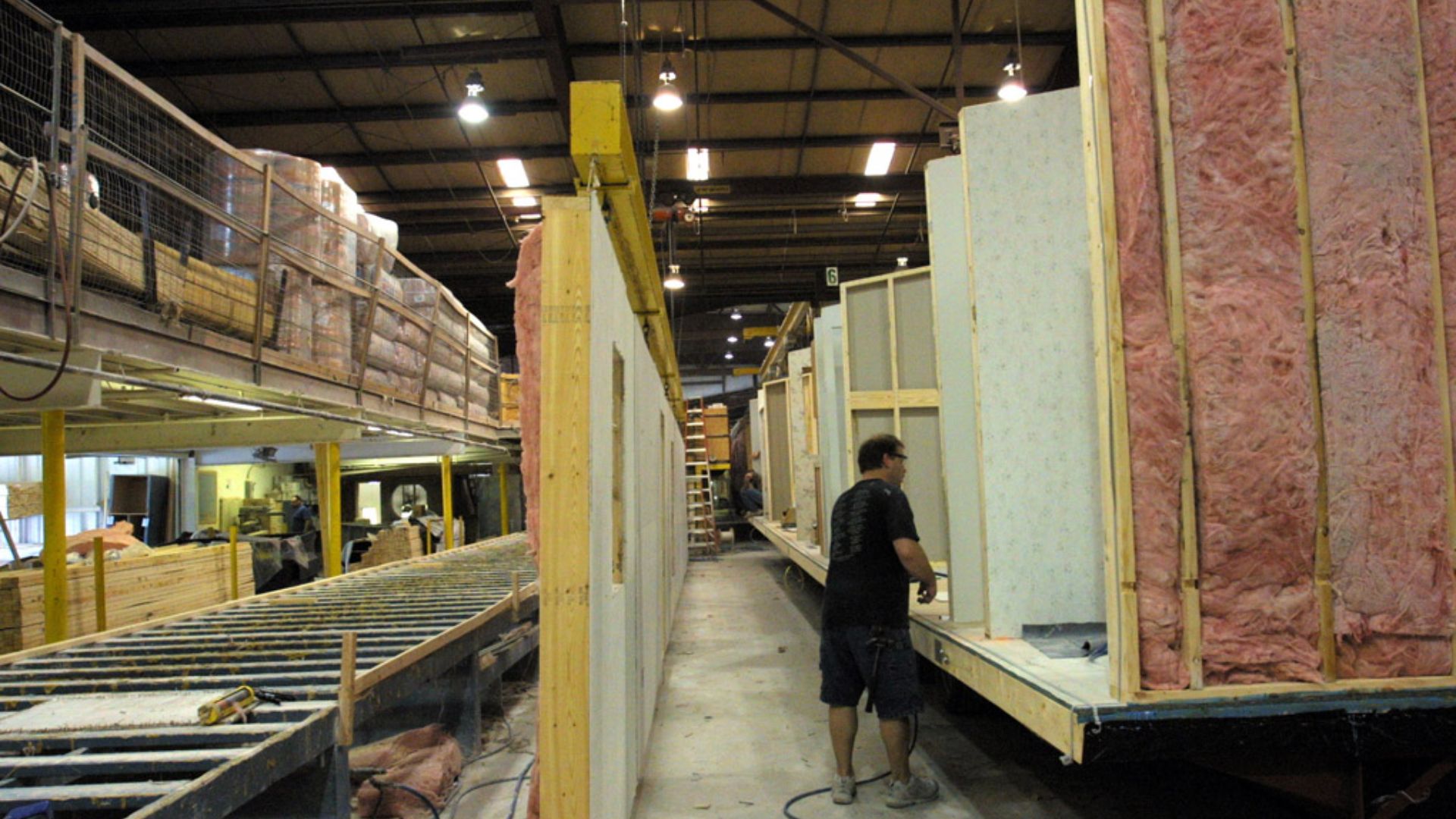 File:Manufactured Home Side walls are built and attached.jpg