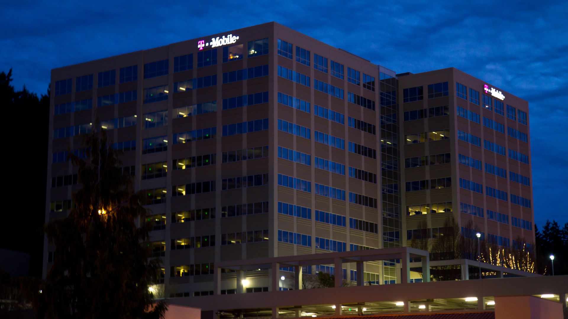 File:T-Mobile Headquarters in Bellevue, WA.jpg