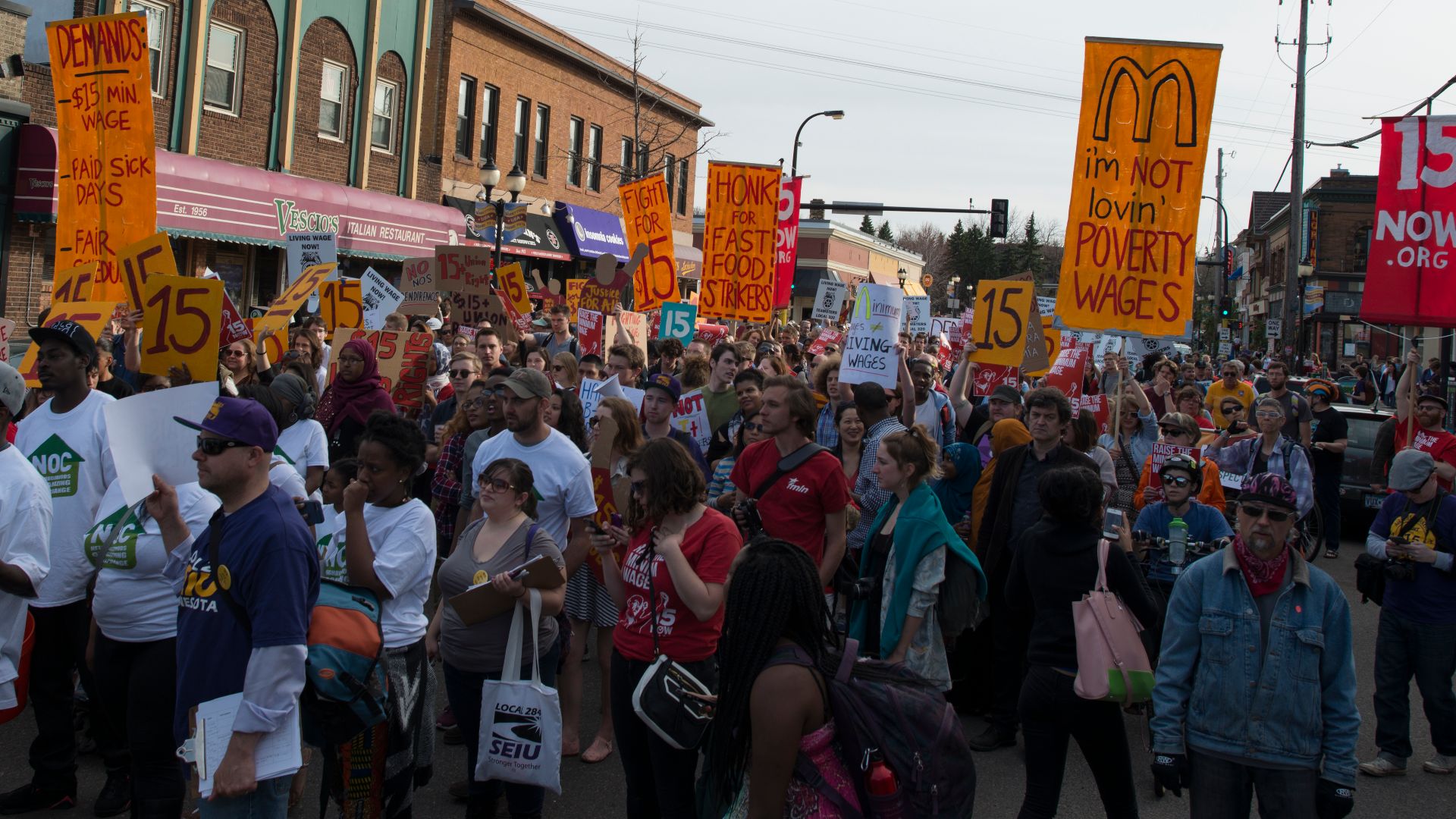 File:Strike and a protest march for a $15 minimum wage in Dinkytown.jpg