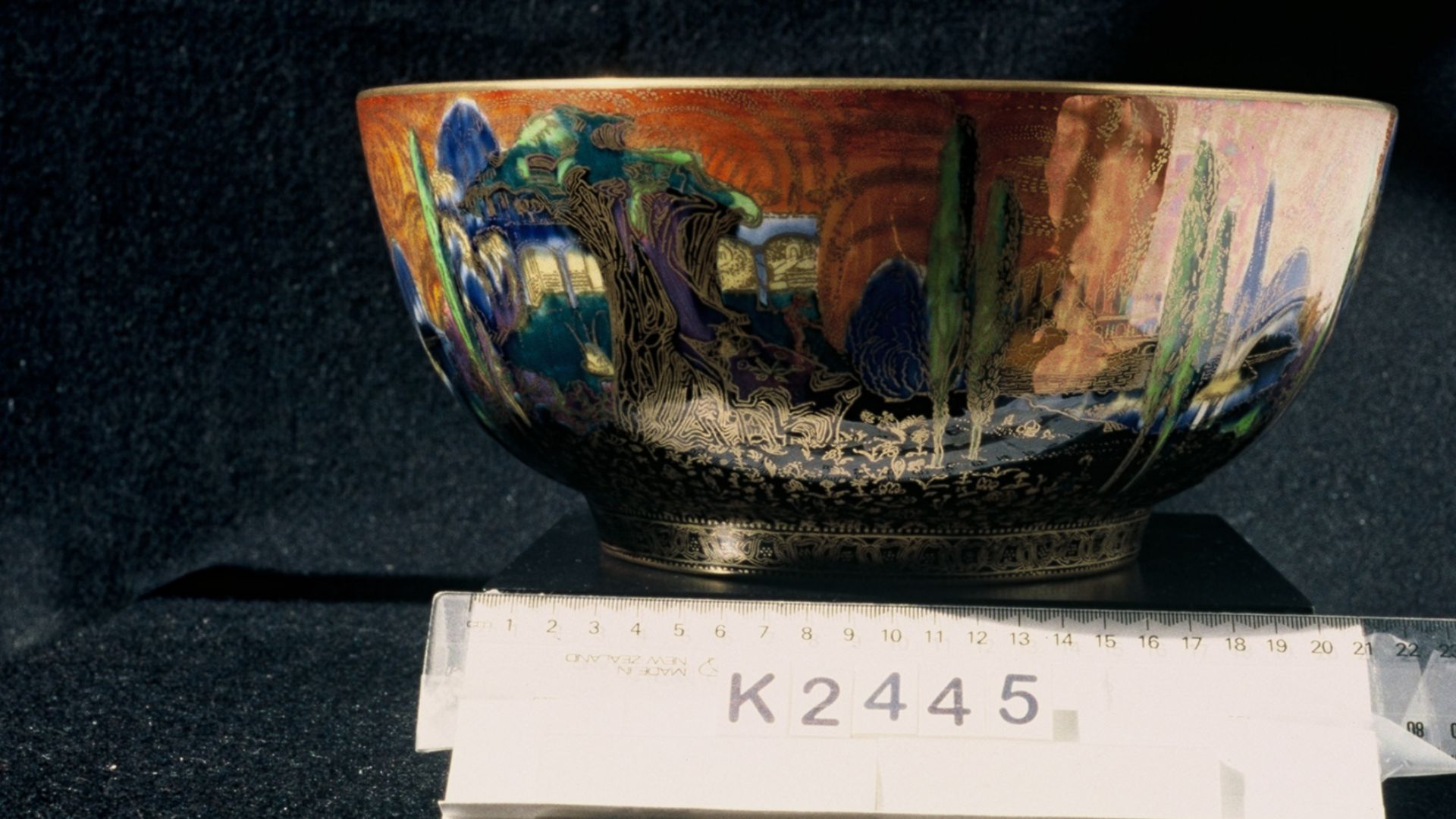 File:Bowl (AM 8839-3).jpg