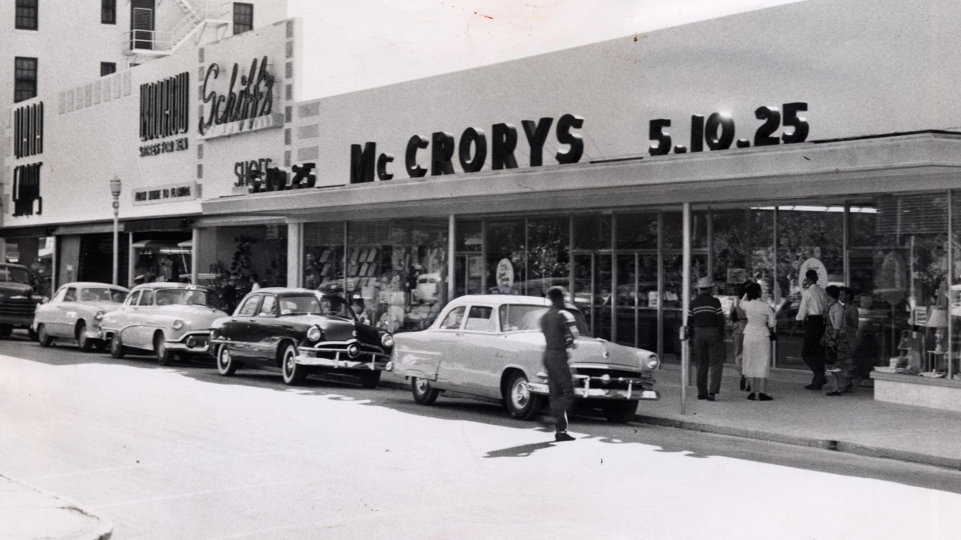 McCrorys at 400 Duval Street on December 21, 1953. From the DeWolfe and Wood Collection.