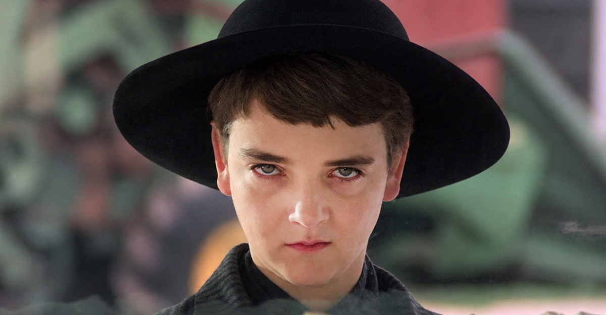 Screenshot of American actor John Franklin as Isaac Chroner in Children of the Corn (1984)