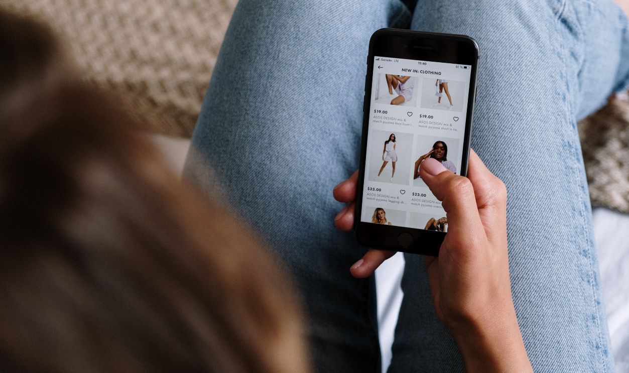 Online Shopping Makes Temptation Harder To Avoid