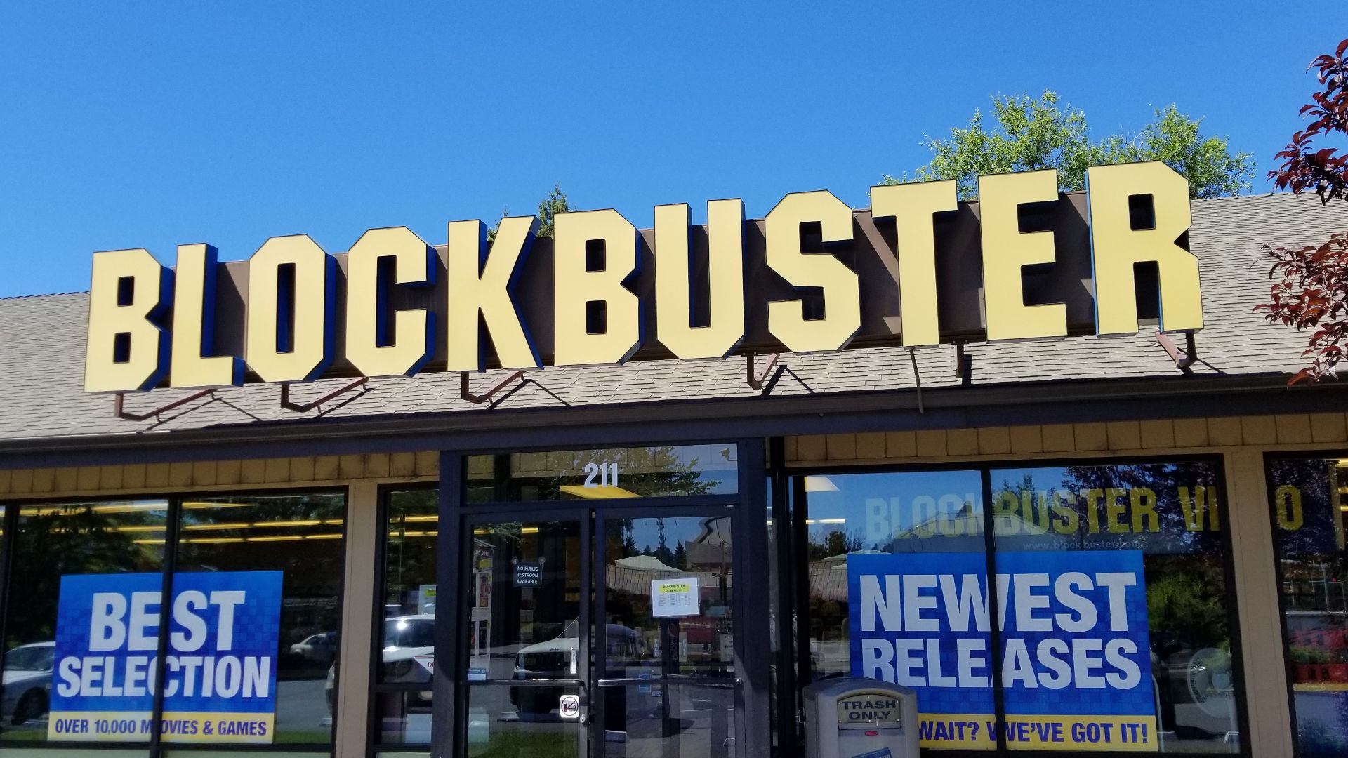 Exterior of last remaining Blockbuster Video location in Bend, OR as seen in August 2018