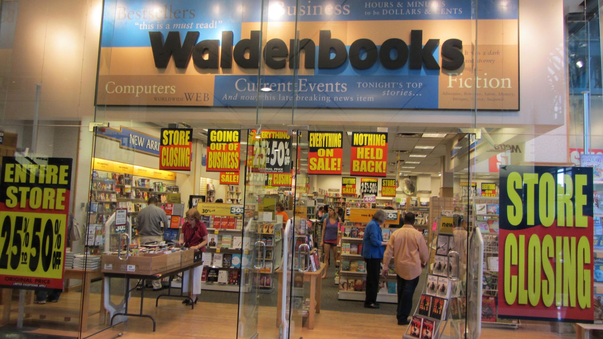 Last days of Waldenbooks, long found in many US shopping malls.