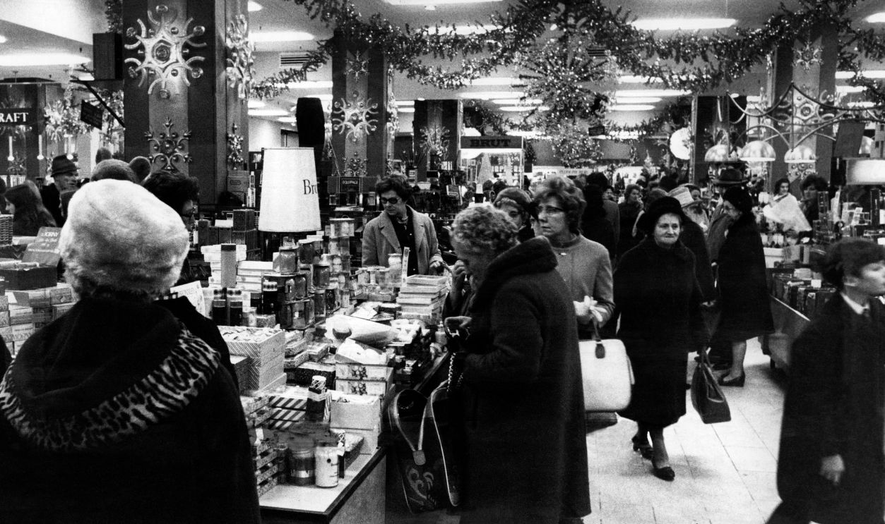 Christmas Shopping In Manchester, 1971