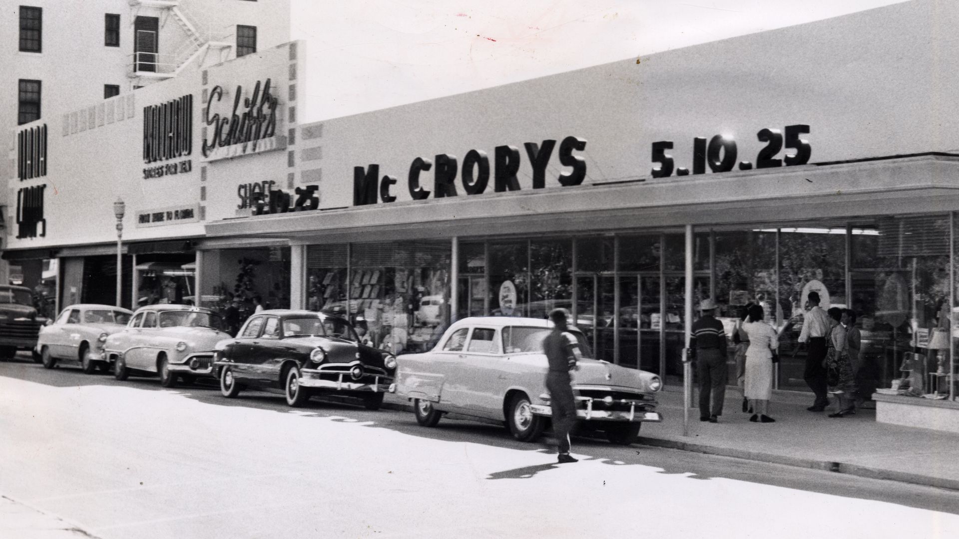 McCrorys at 400 Duval Street on December 21, 1953. From the DeWolfe and Wood Collection.