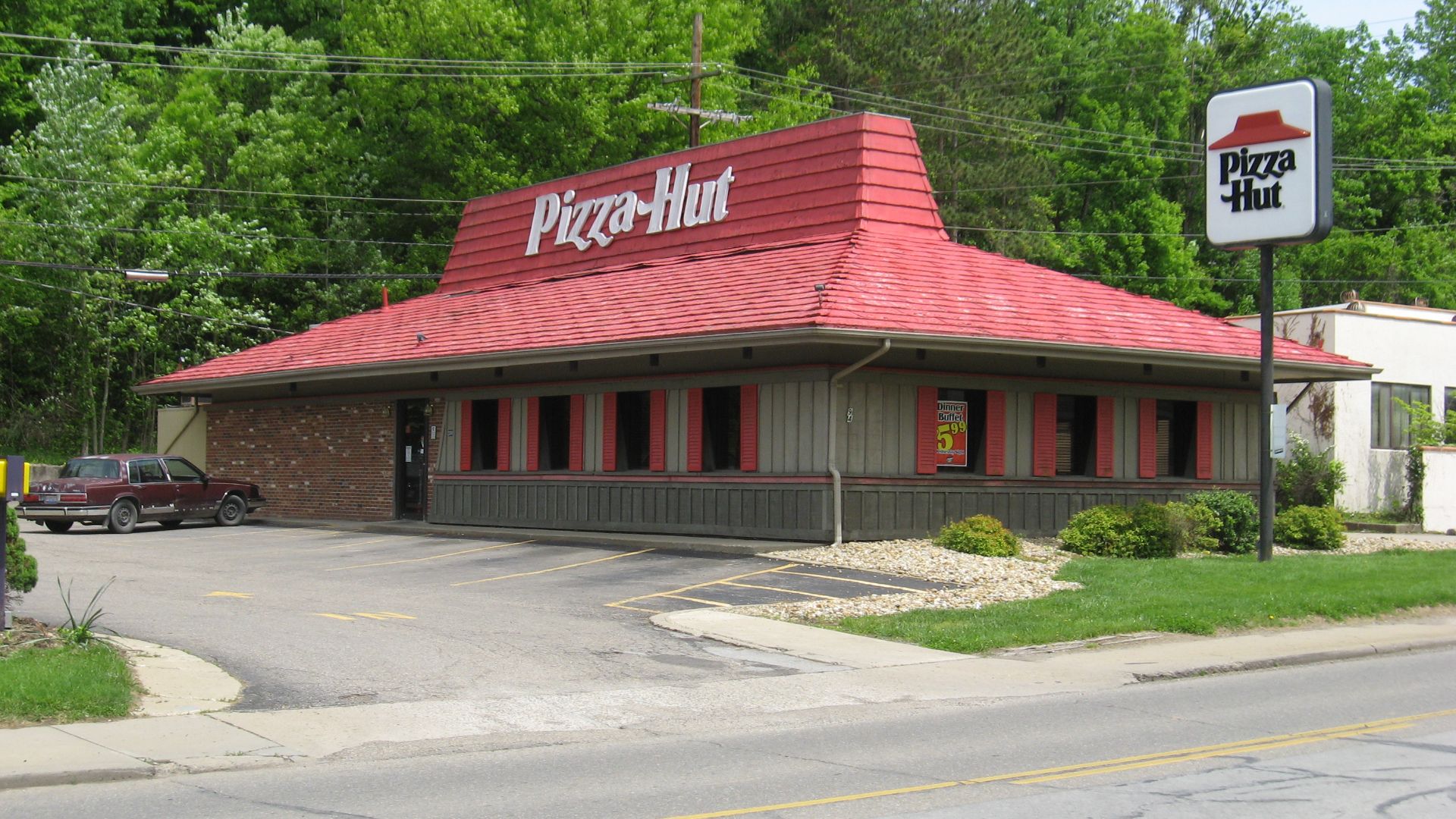 Pizza Hut restaurant in Athens, Ohio, United States.