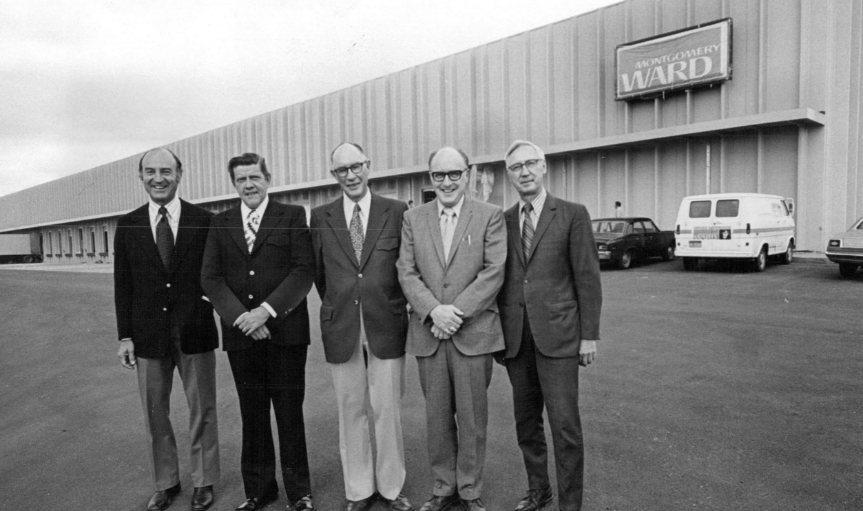 SEP 7 1972, SEP 8 1972, SEP 10 1972; MONTGOMERY WARD'S NEW WAREHOUSE READY FOR DUTY; N. B. Trenton,