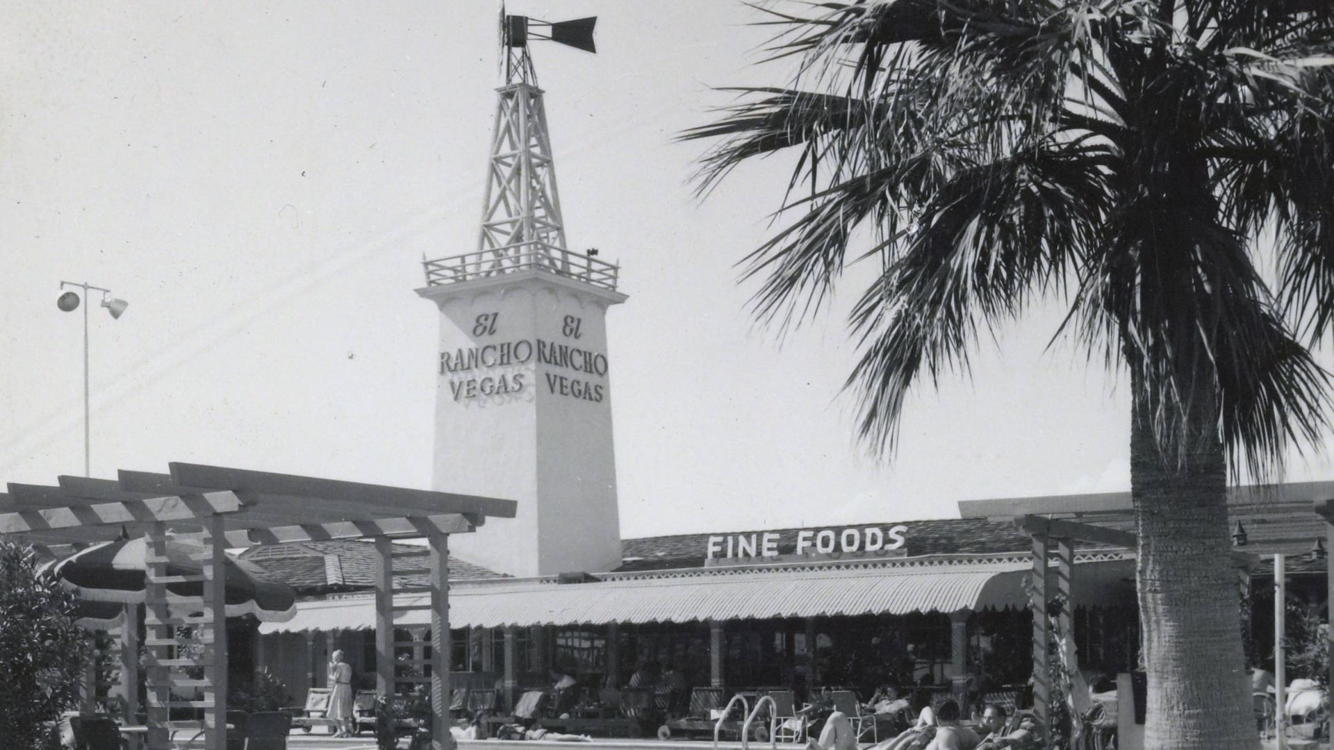 Frasher Foto postcard showing the El Rancho Vegas, Las Vegas, circa 1940s